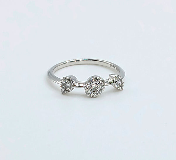 18k White Gold Diamond Fashion Ring