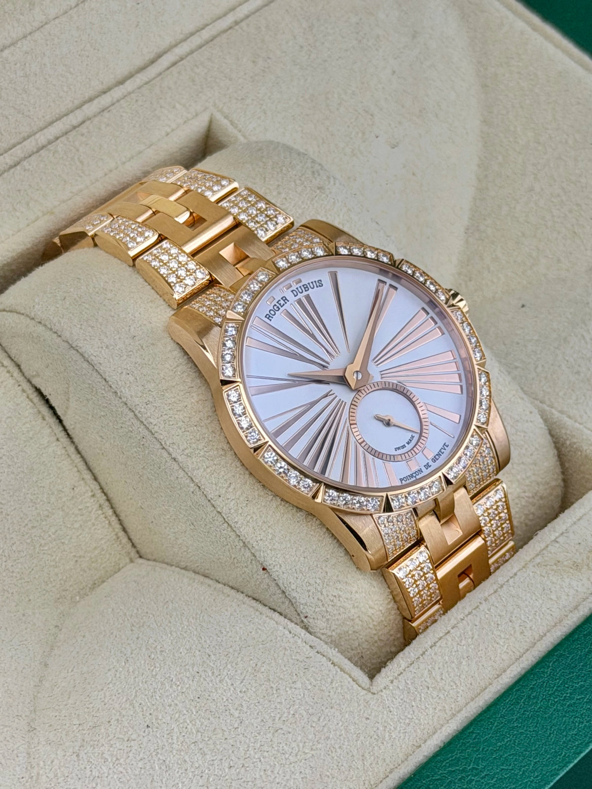 Roger Dubuis Excaliber White Dial on 18K Rose Gold & Diamonds dbex0381 2026