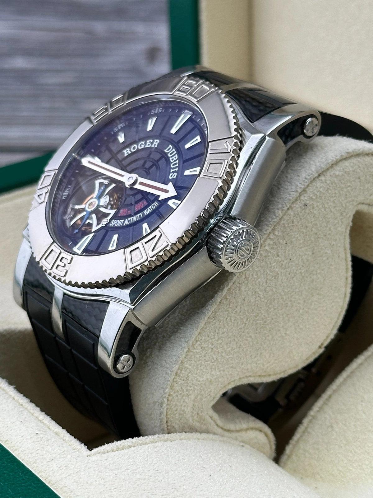 Roger Dubuis Easy Diver Tourbillon Black Dial on Rubber SE48 02 9/0 K9.53 with Box