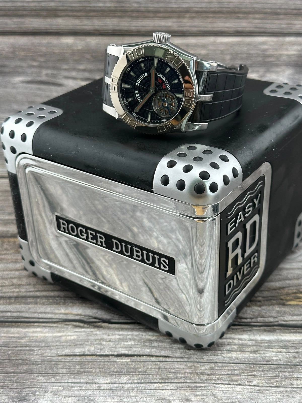 Roger Dubuis Easy Diver Tourbillon Black Dial on Rubber SE48 02 9/0 K9.53 with Box