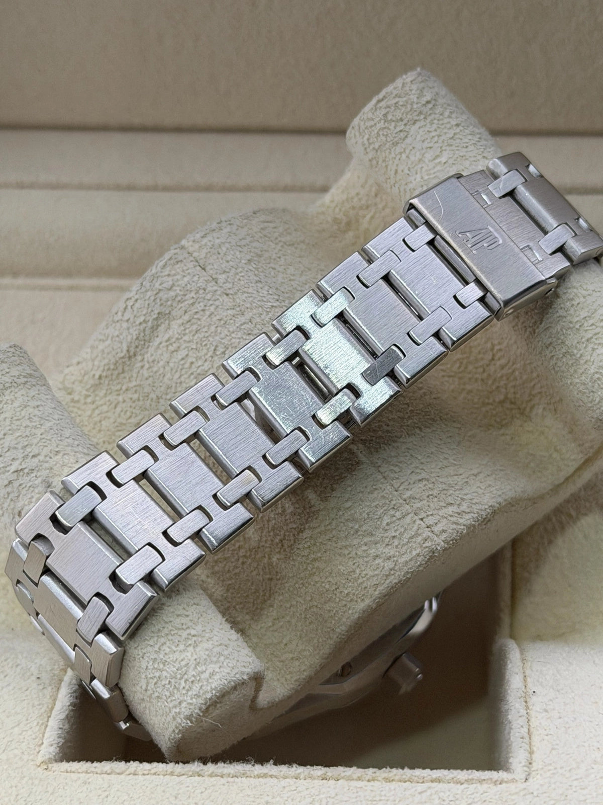 Audemars Piguet Royal Oak "Jumbo" Black Tapestry Diamond Dial on Bracelet 5402BC Archives 1980