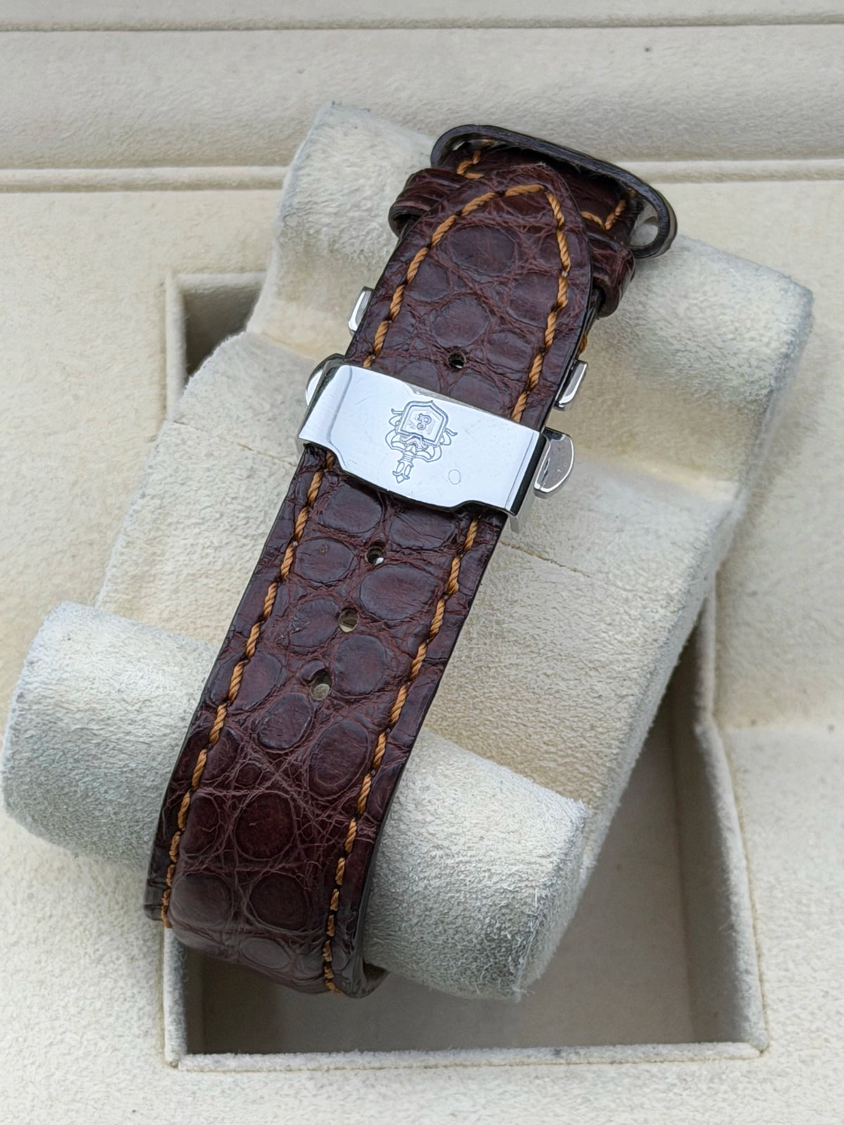 Cuervo Y Sobrinos Salmon Dial on A2412/1