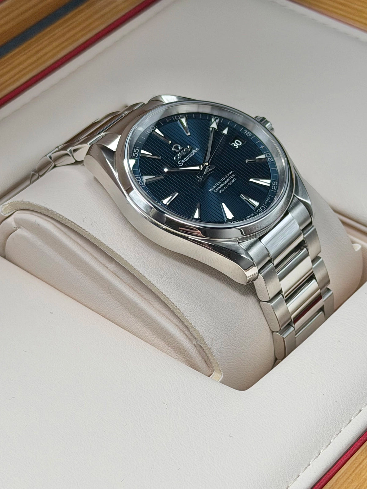 Omega Aqua Terra Blue Dial on Stainless Steel 231.10.42.21.03.003 Complete 2024