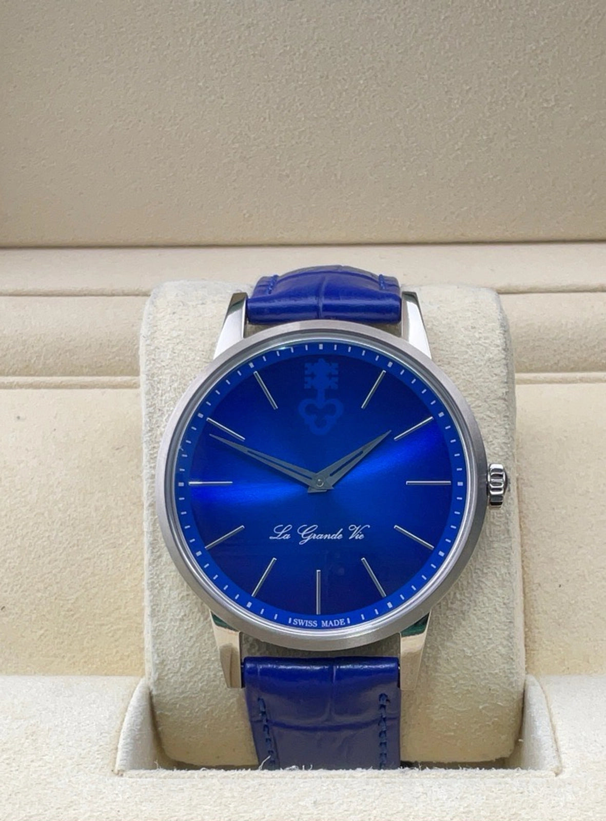 Corum La Grande Vie Blue Dial on 082.750.04/0063LG03