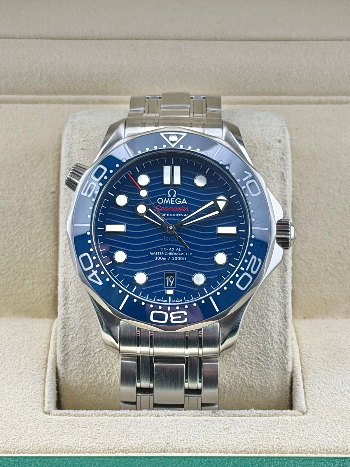 Omega Seamaster Diver 300M Co-Axial Master Chronometer Blue Dial on Bracelet 210.30.42.20.03.001 Complete 2024