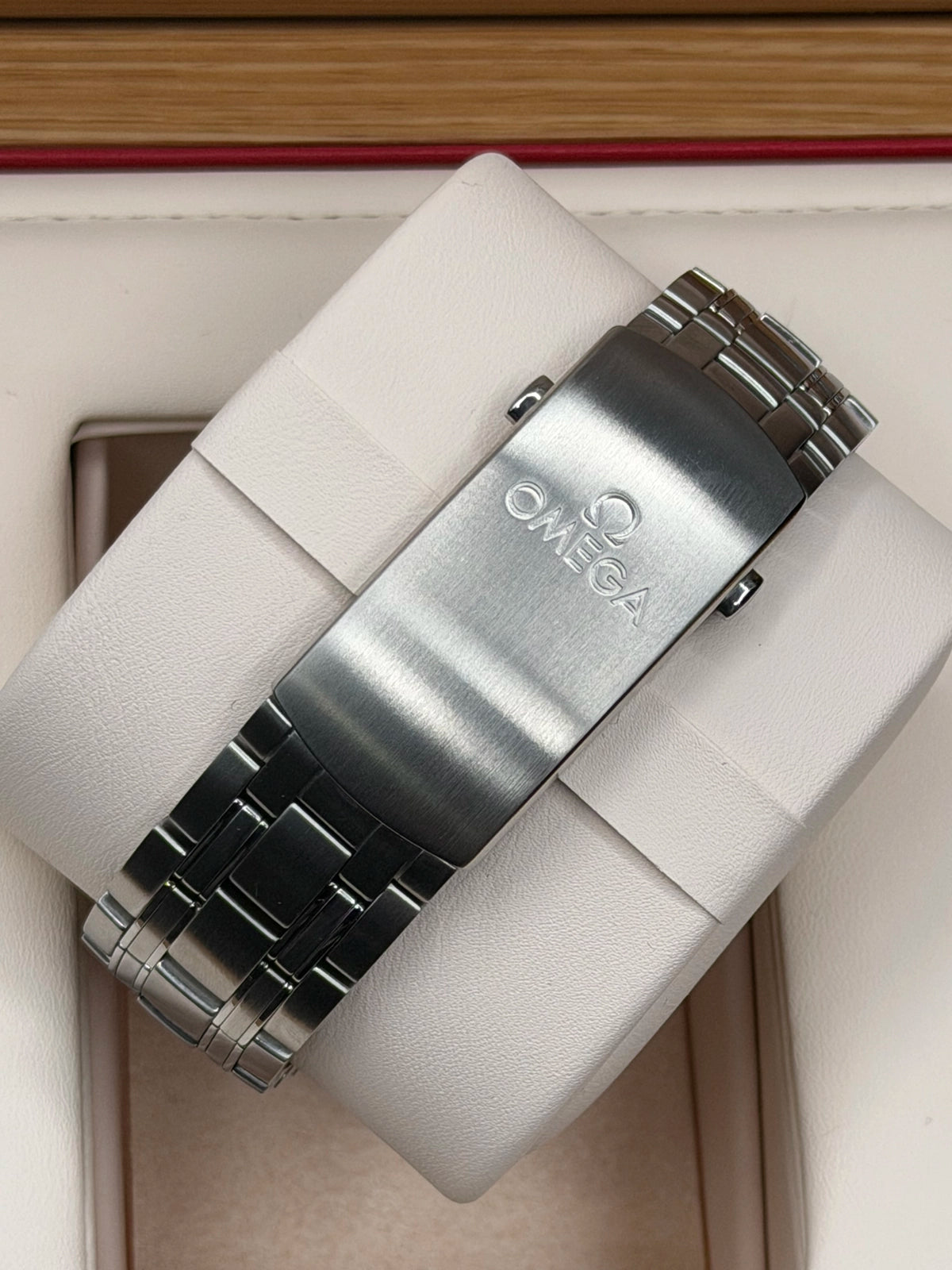 Omega Seamaster Diver 300M Co-Axial Master Chronometer Black Dial on Bracelet 210.30.42.20.01.001 Complete 2025