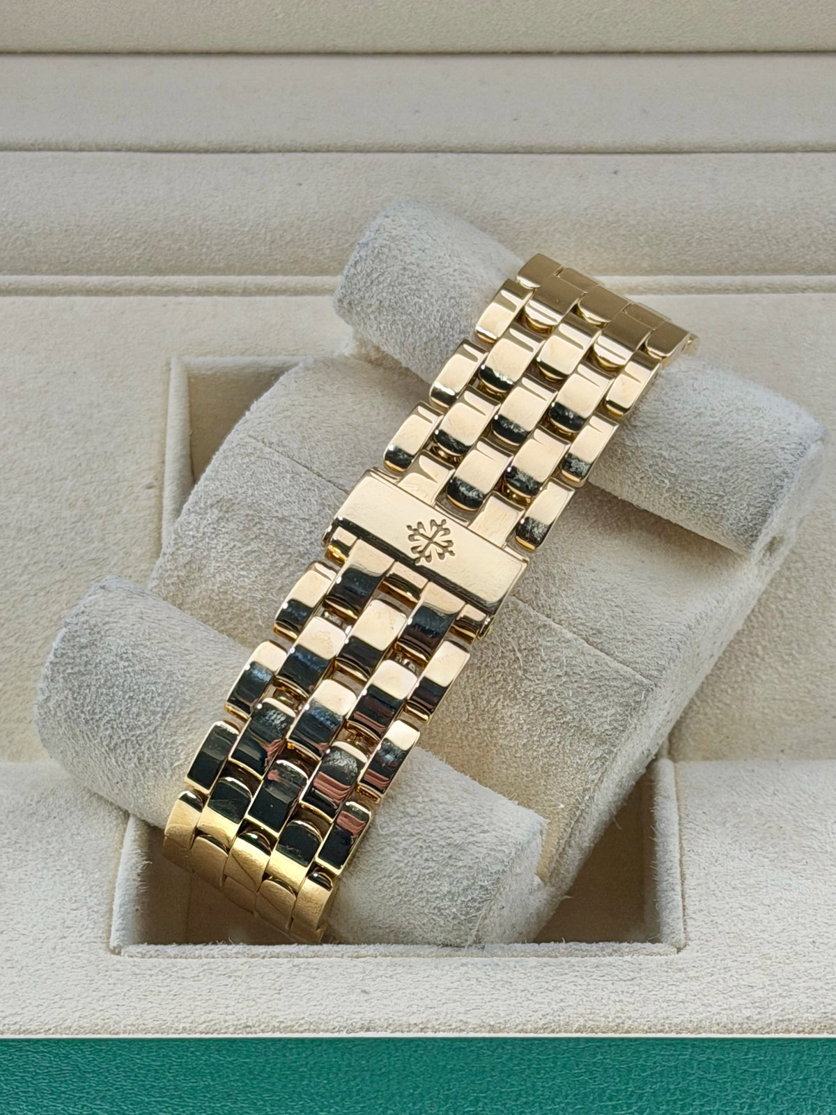 Patek Philippe Complications Annual Calendar White Dial on Yellow Gold 5146/1J-001 Complete 2014